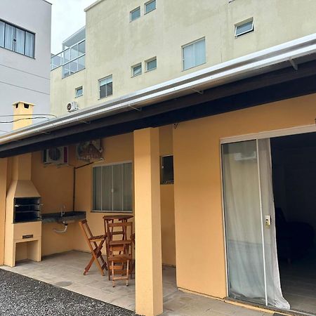 Villa Casa Entre Dois Mares - Casa Laranja Bombinhas Exterior foto